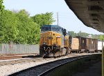 CSX 5329 leads train L601 thru the yard